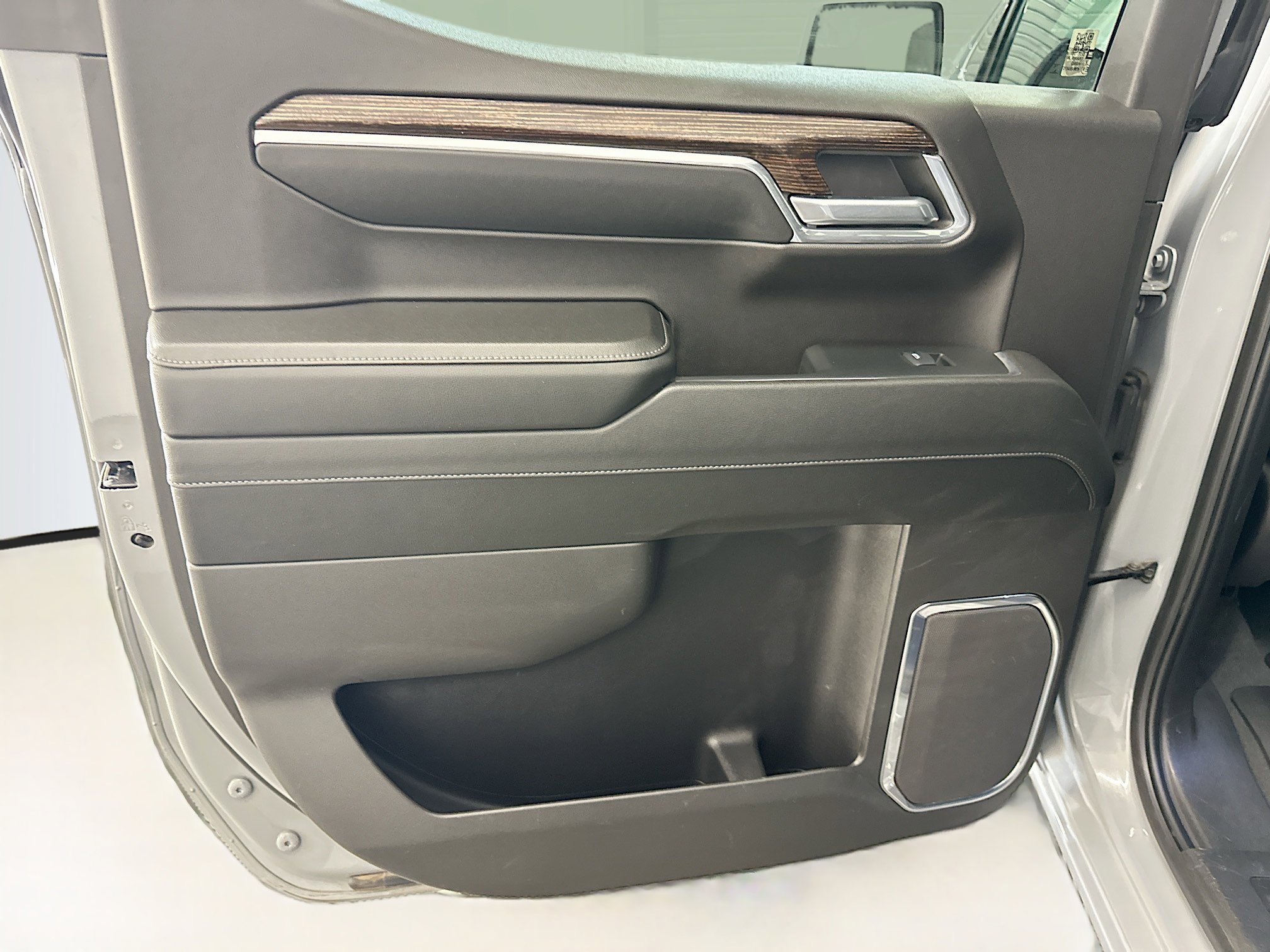 Used 2024 GMC Sierra 1500 SLE image 27