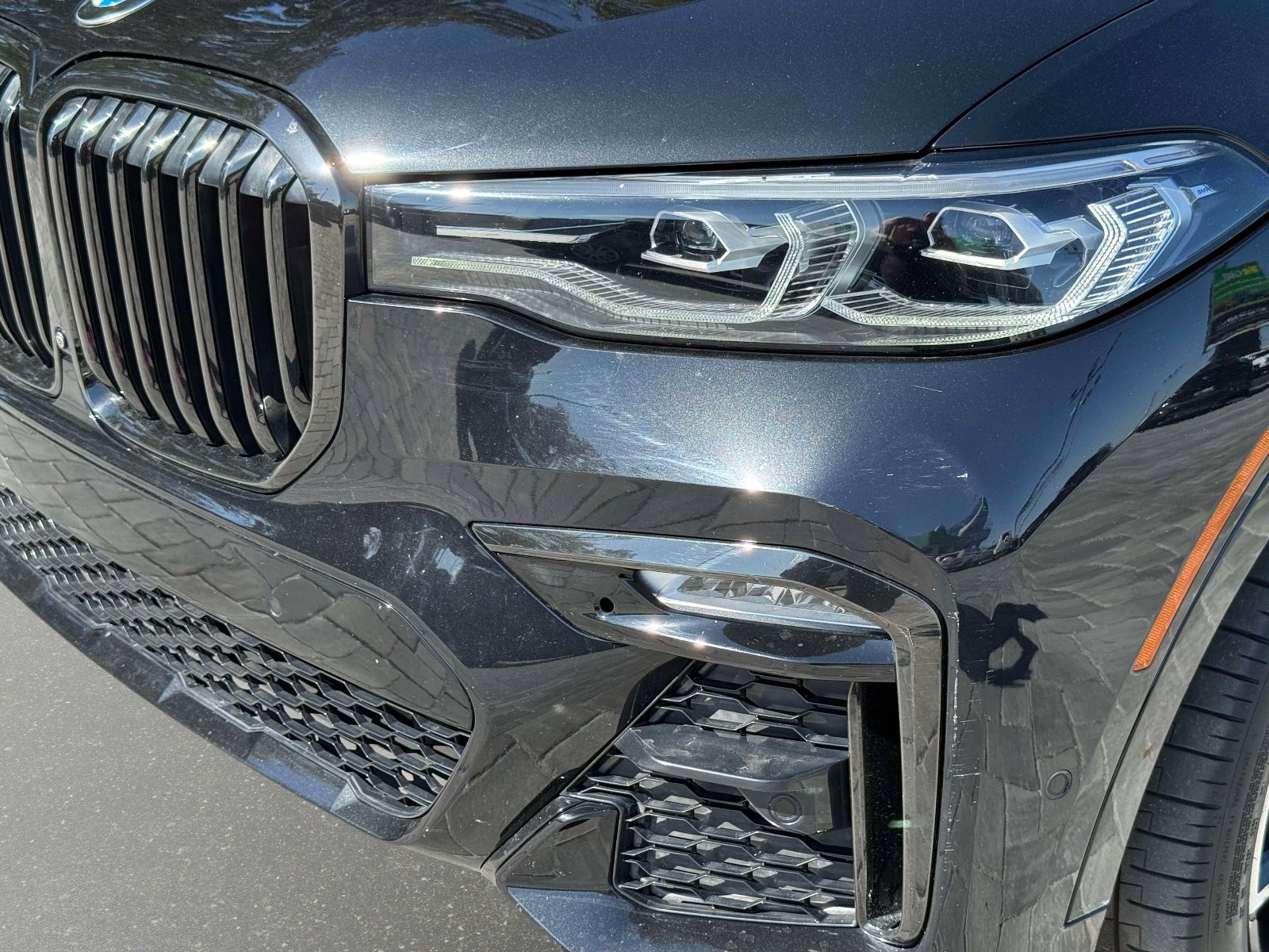 Used 2021 BMW X7 xDrive40i w/ M Sport Package image 9