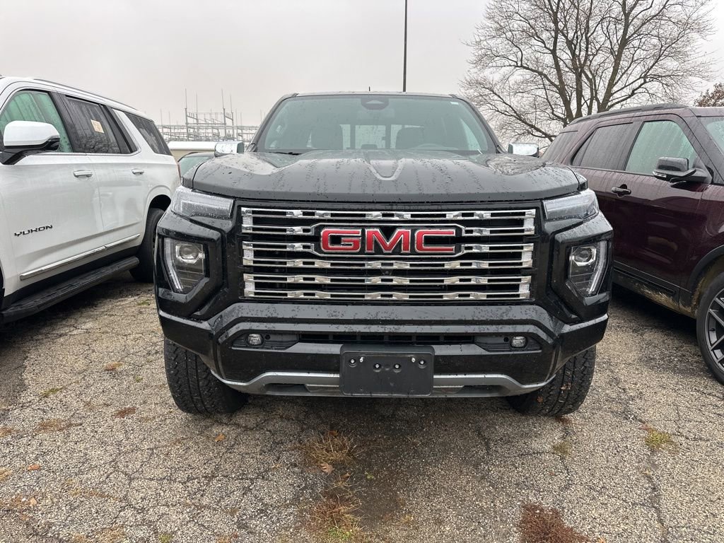 Used 2023 GMC Canyon Denali w/ Denali Black Edition image 16