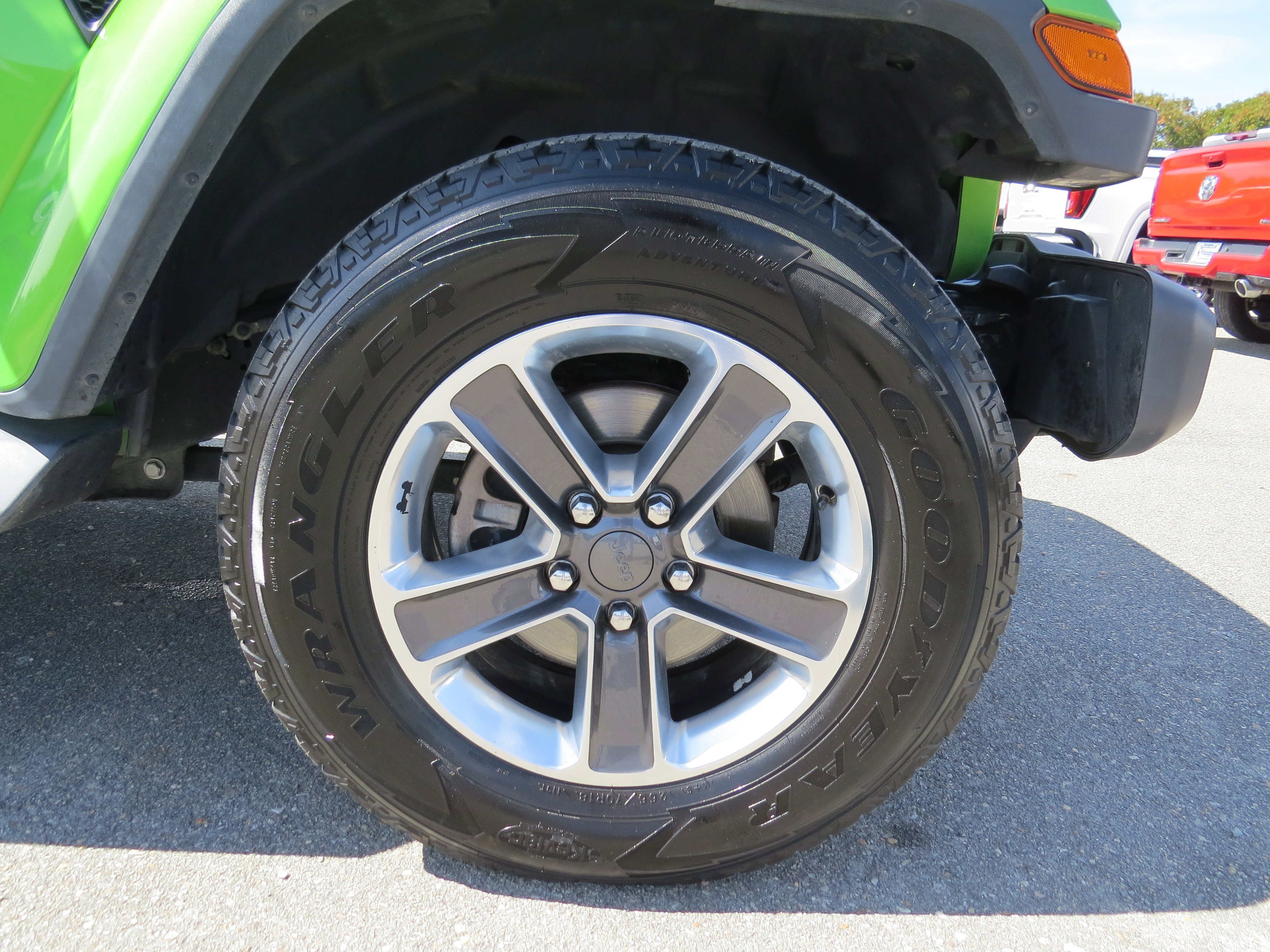 Used 2019 Jeep Wrangler Unlimited Sahara w/ Safety Group image 11