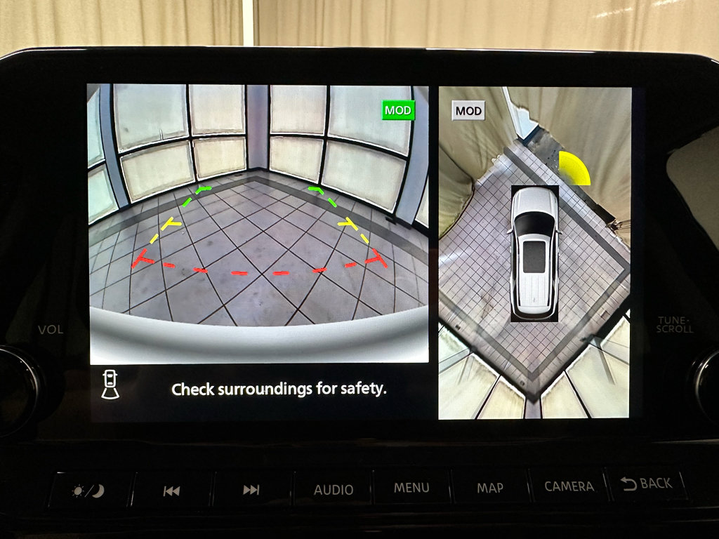 Used 2025 Nissan Pathfinder SL AWD/4WD image 31