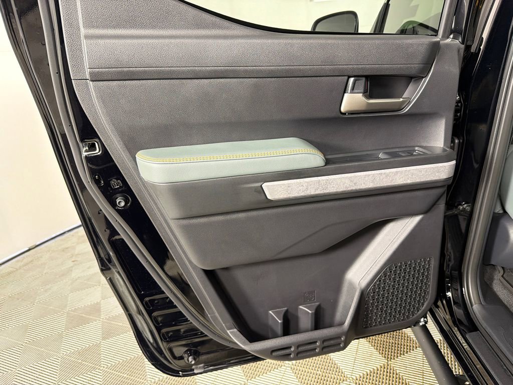 Used 2025 Toyota Tacoma Trailhunter image 21