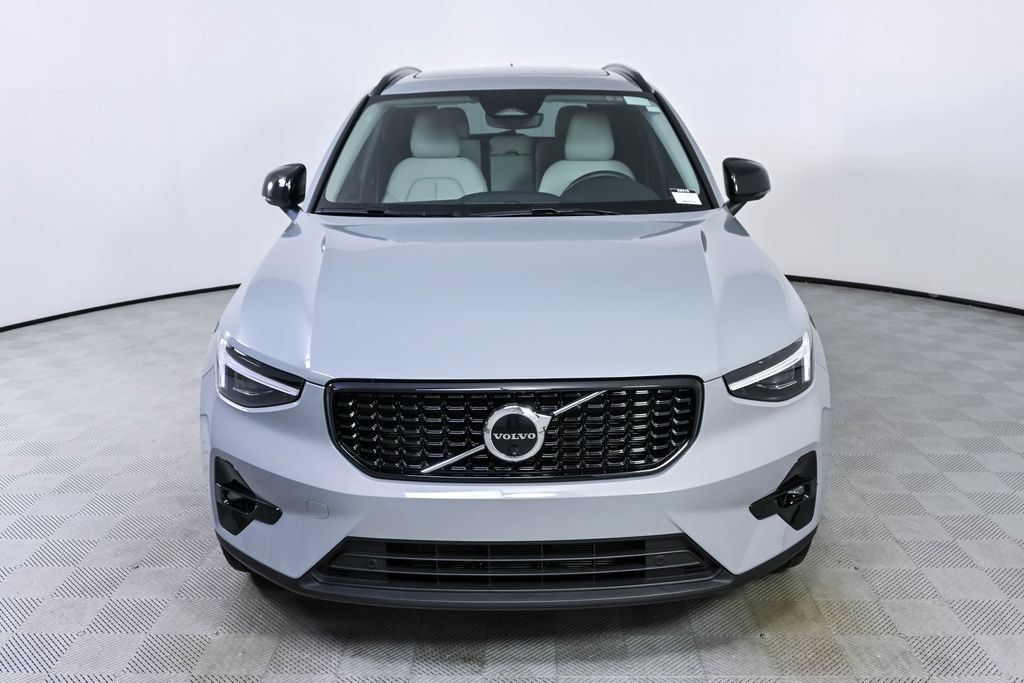 Certified 2026 Volvo XC40 B5 Plus AWD/4WD image 36