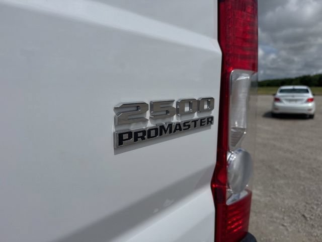 Used 2025 RAM ProMaster 2500 w/ Convenience Group FWD image 7