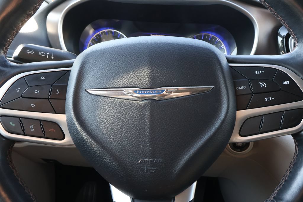 Used 2017 Chrysler Pacifica Touring-L Plus FWD image 16