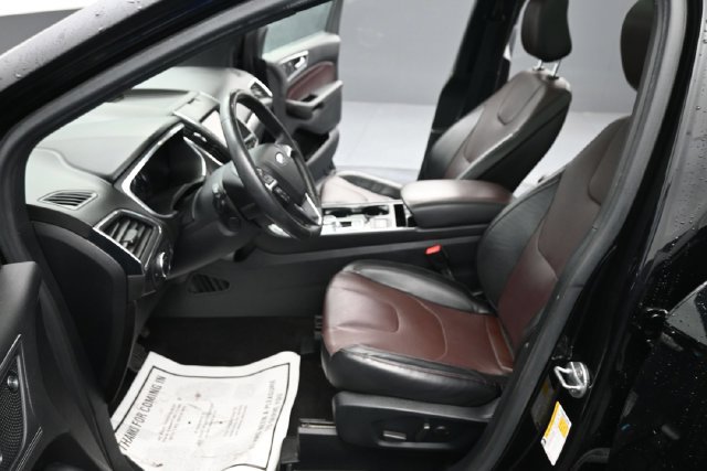 Used 2020 Ford Edge Titanium w/ Equipment Group 301A AWD/4WD image 15