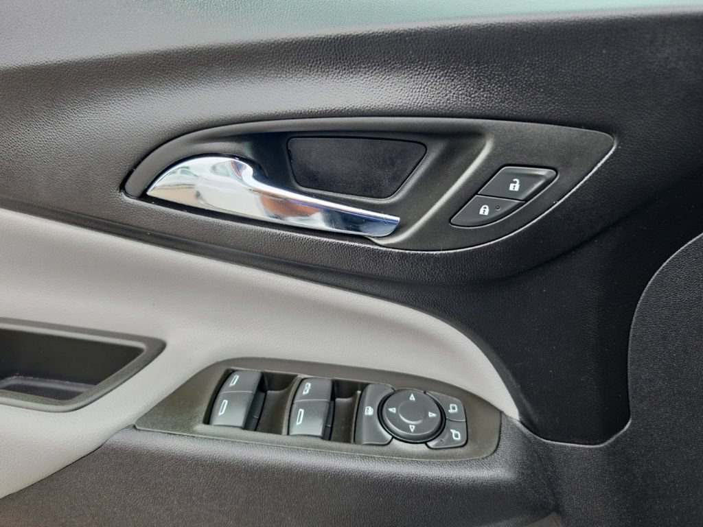 Used 2024 Chevrolet Equinox LS FWD image 21