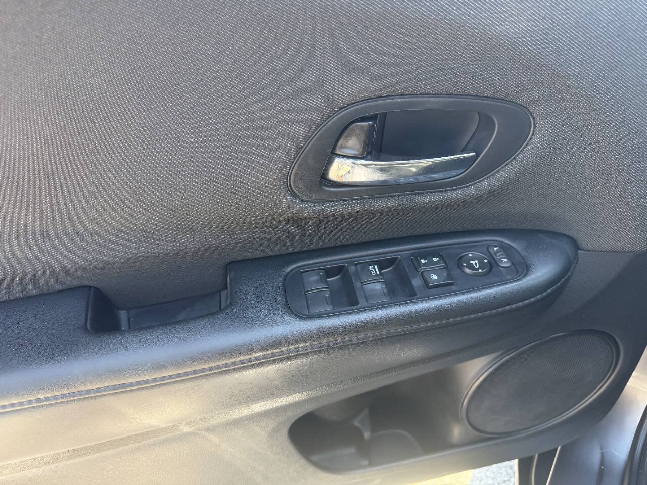 Used 2020 Honda HR-V LX image 27