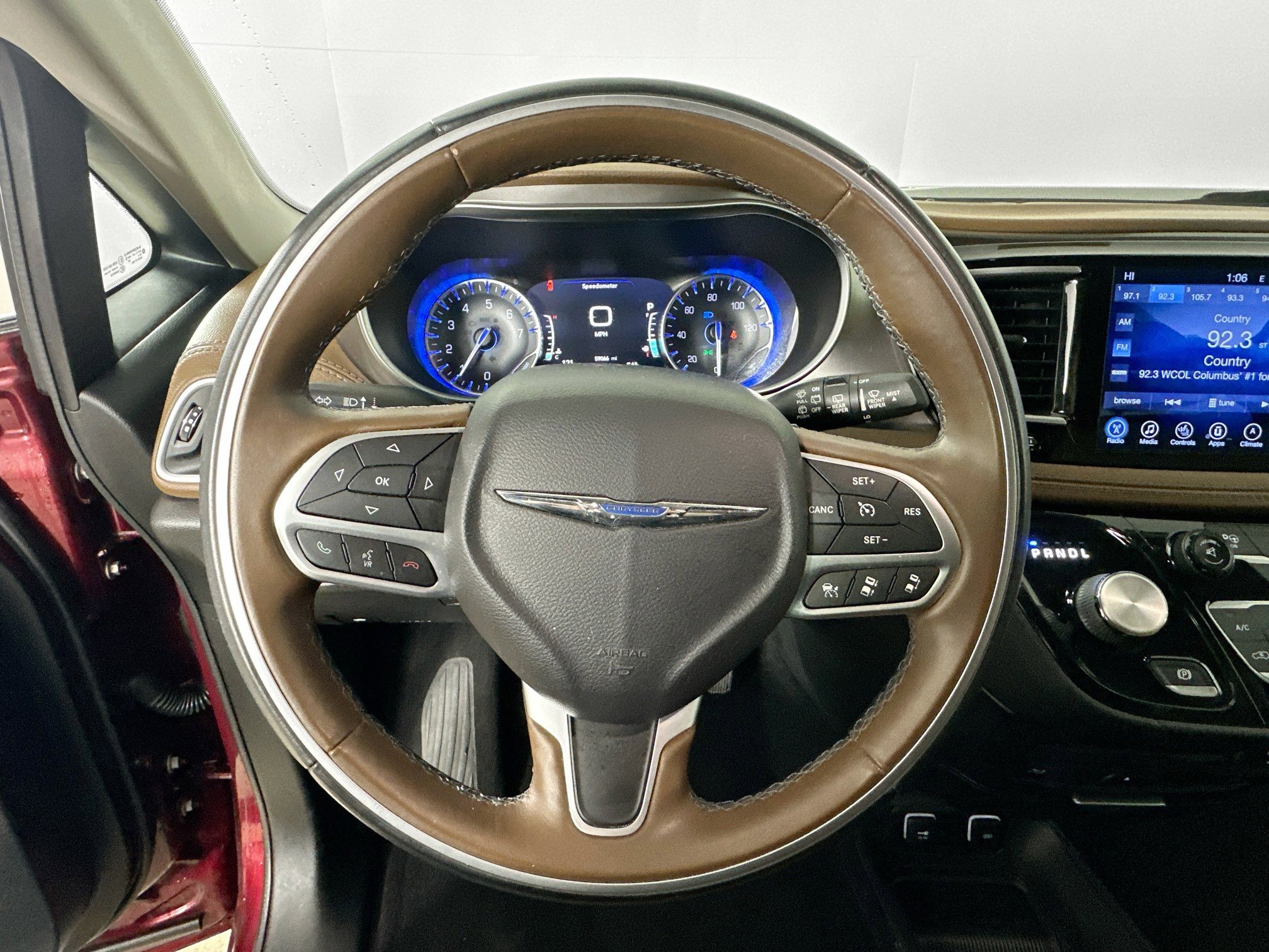 Used 2017 Chrysler Pacifica Limited FWD image 11