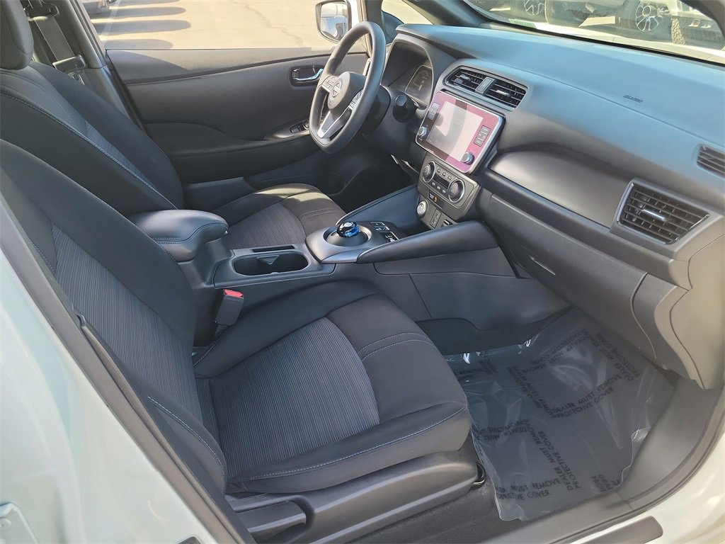 Used 2023 Nissan Leaf S image 17
