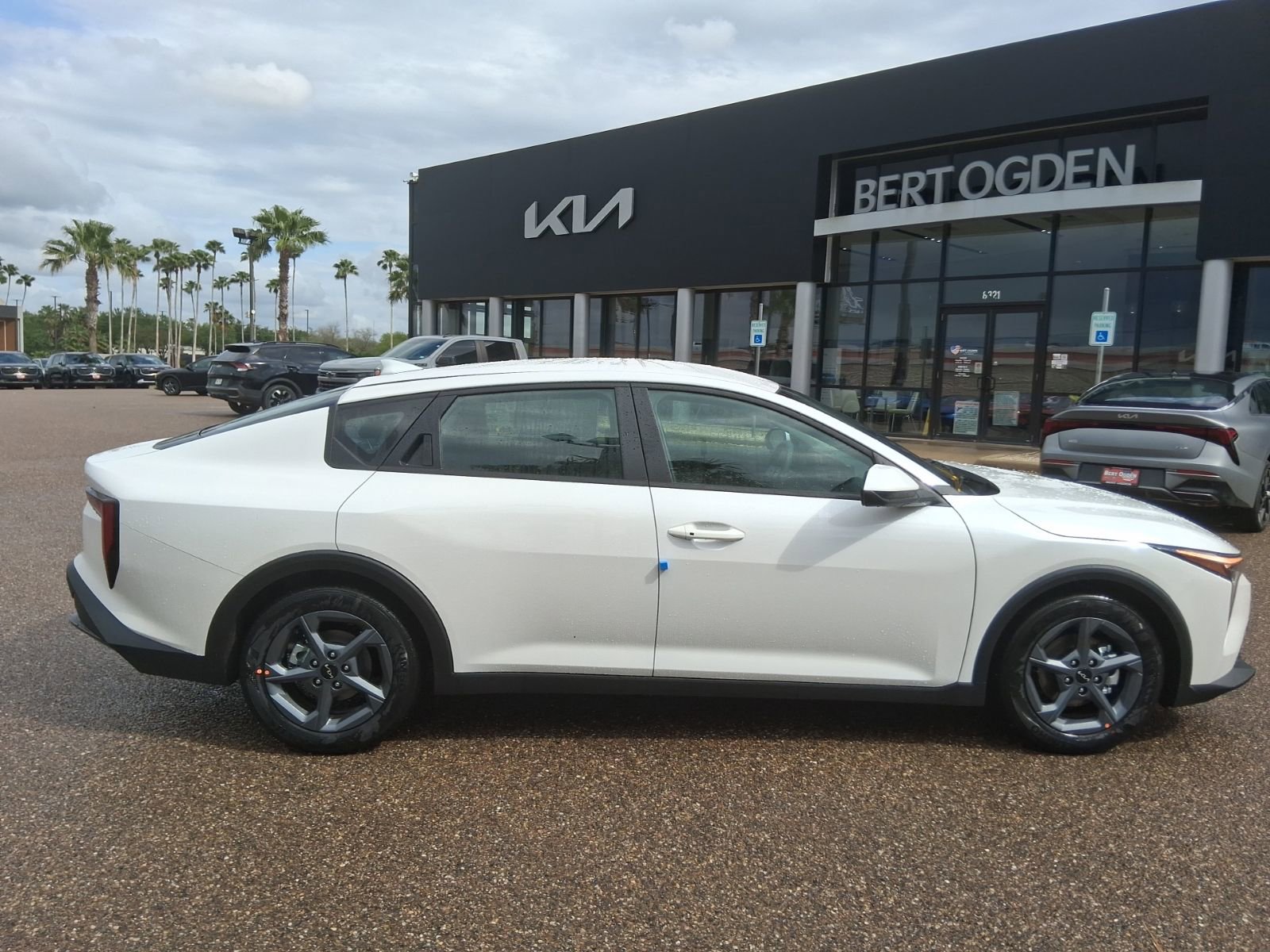 New 2026 Kia K4 FWD image 3