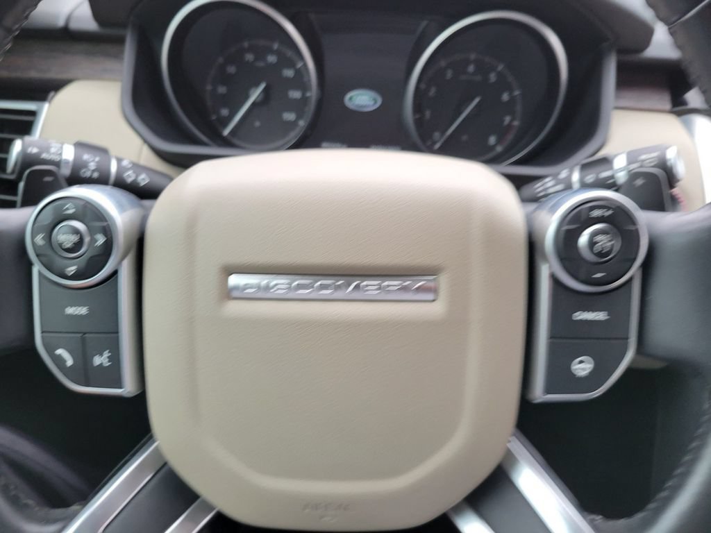 Used 2017 Land Rover Discovery HSE AWD/4WD image 37