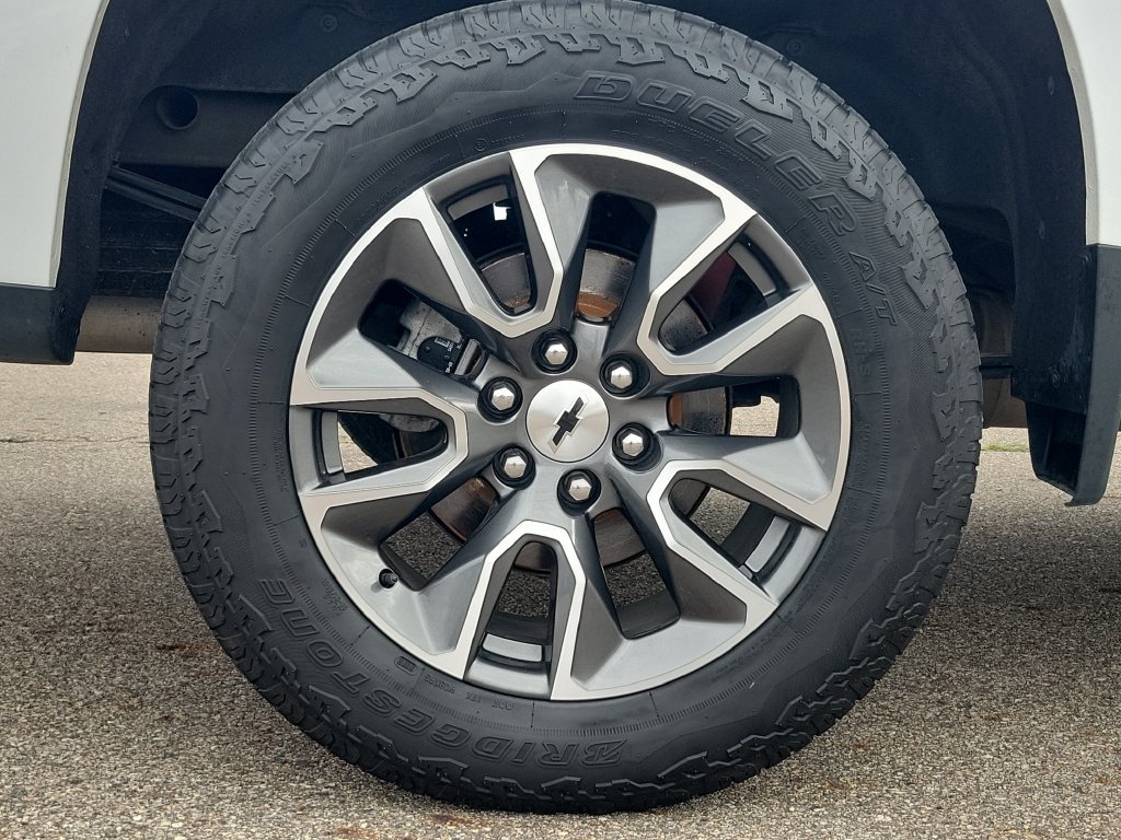 Certified 2023 Chevrolet Silverado 1500 RST w/ Z71 Off-Road Package AWD/4WD image 34