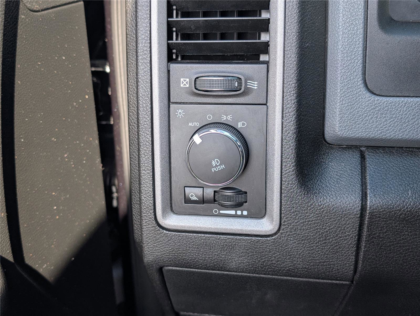 Used 2019 RAM 1500 Express w/ Express Value Package image 18