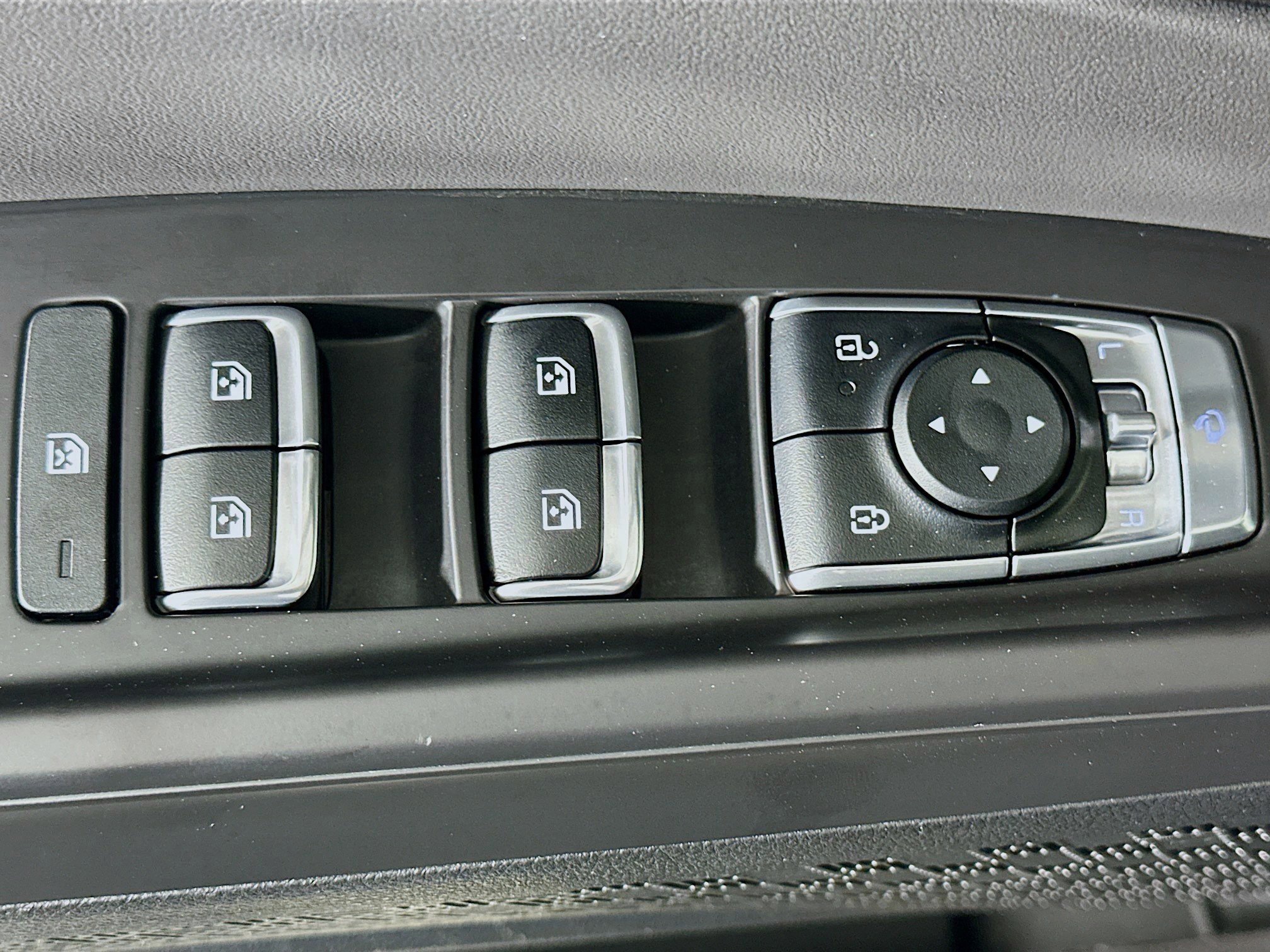 Used 2025 Kia Carnival SX Prestige image 12