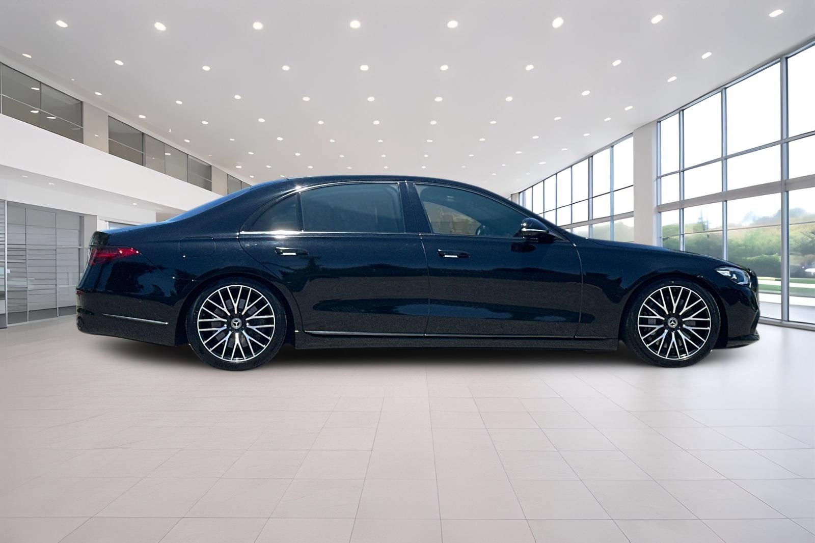 Used 2021 Mercedes-Benz S 580 4MATIC Sedan w/ Warmth & Comfort Package image 3