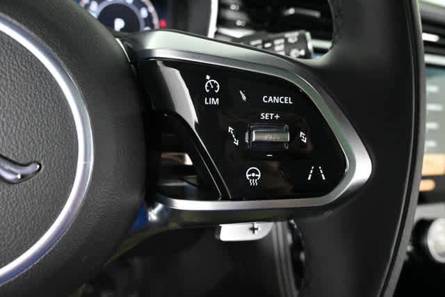 Used 2024 Jaguar F-PACE R-Dynamic S image 26