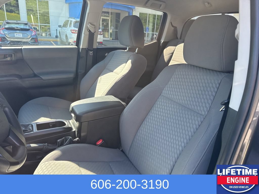 Used 2023 Toyota Tacoma SR AWD/4WD image 17