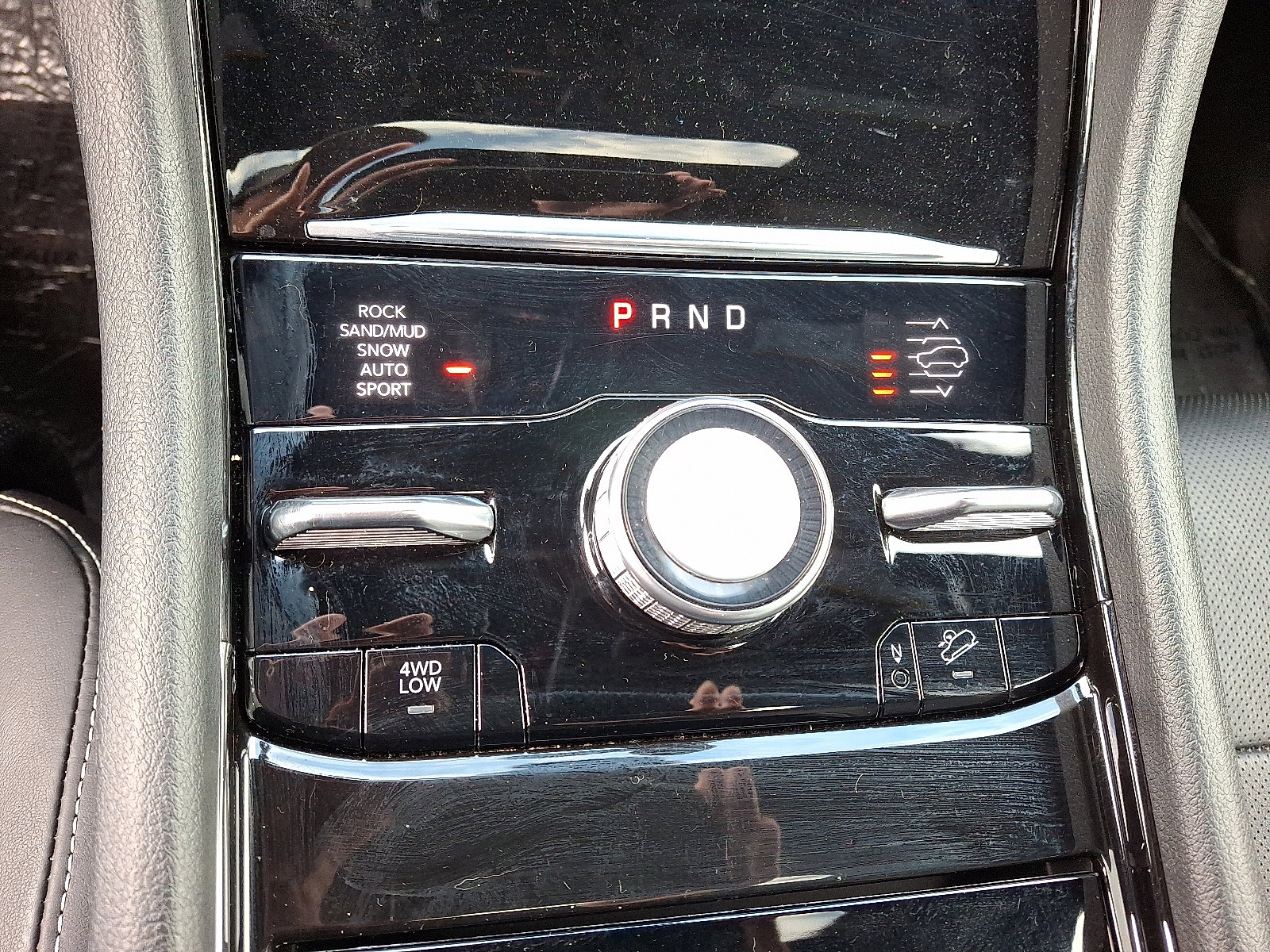 Used 2023 Jeep Grand Cherokee Overland w/ Luxury Tech Group IV image 18