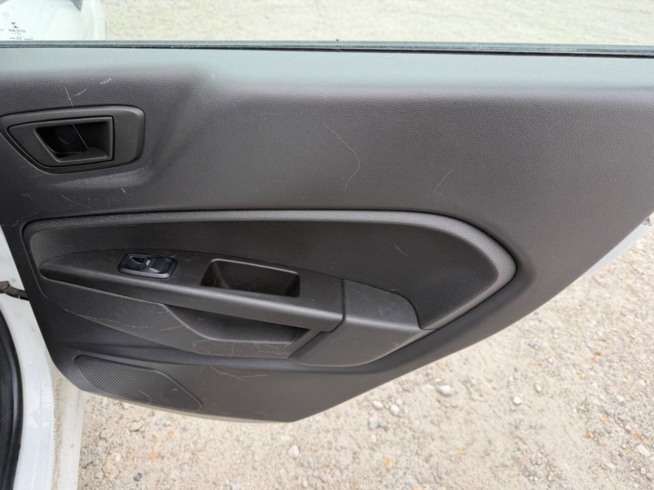 Used 2017 Ford Fiesta SE image 18