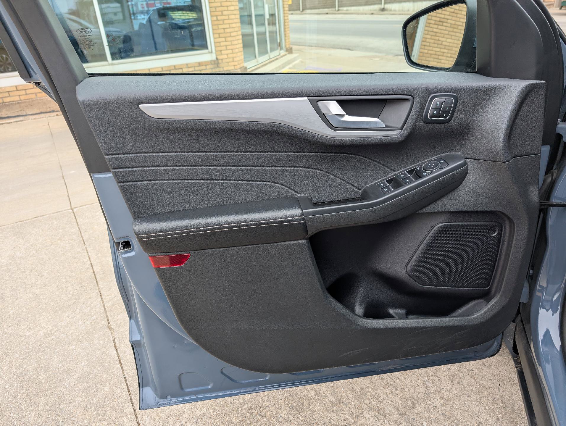 Used 2024 Ford Escape Platinum image 9