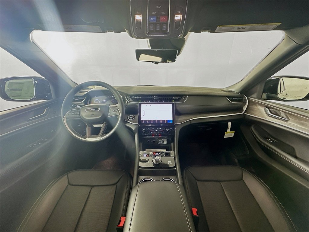 New 2025 Jeep Grand Cherokee L Limited image 9