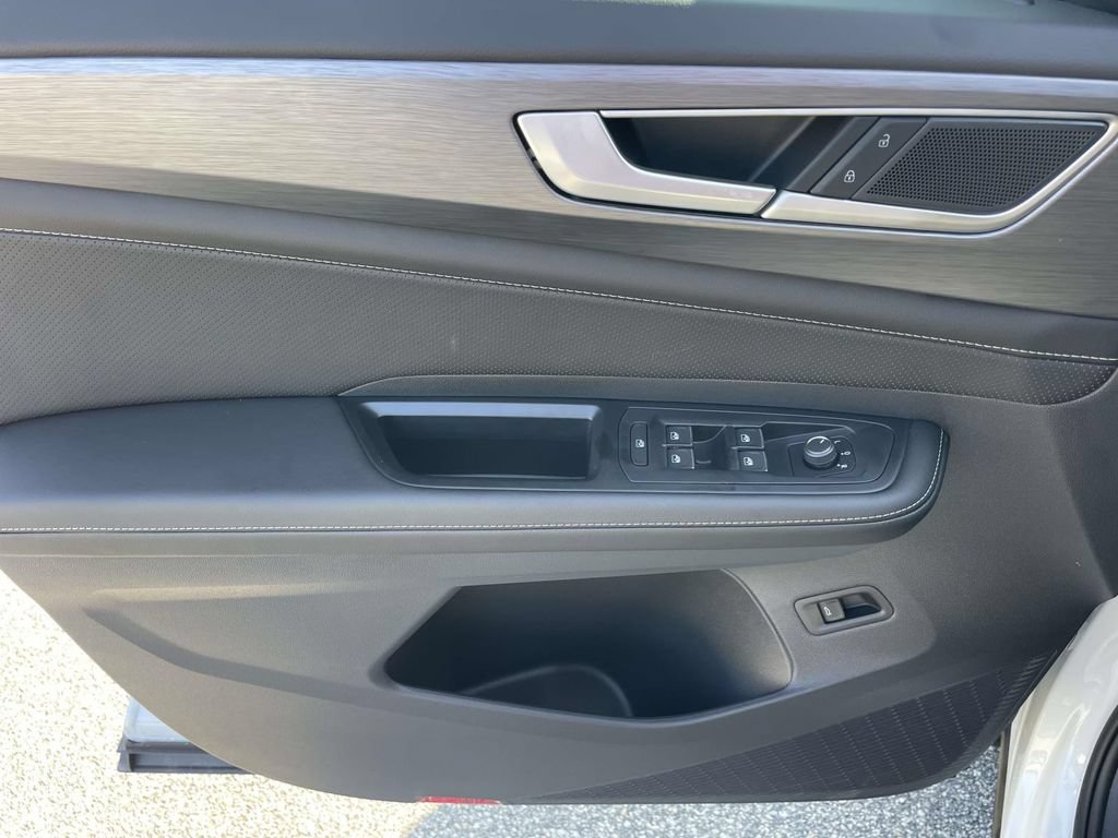 New 2026 Volkswagen Atlas Cross Sport SE FWD image 18