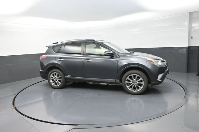Used 2018 Toyota RAV4 Limited AWD/4WD image 19