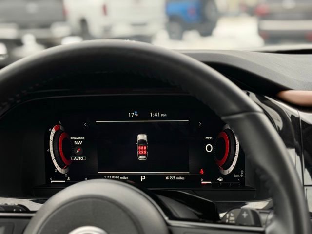 Used 2023 Nissan Pathfinder Platinum w/ Cargo Package image 9