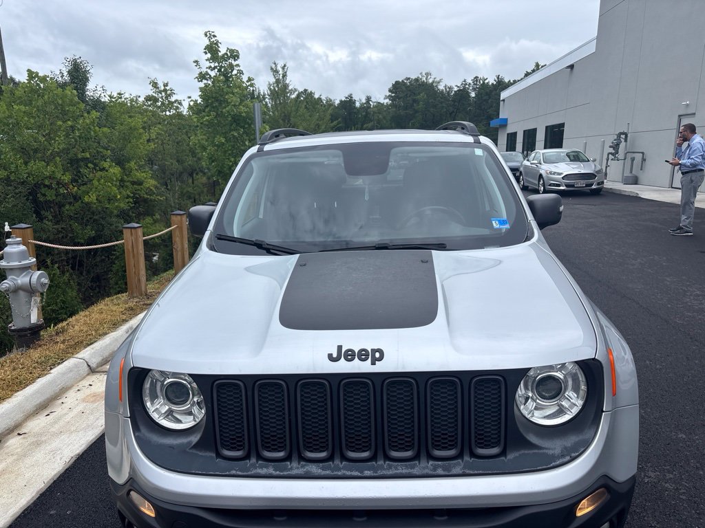 Used 2018 Jeep Renegade Trailhawk AWD/4WD image 4