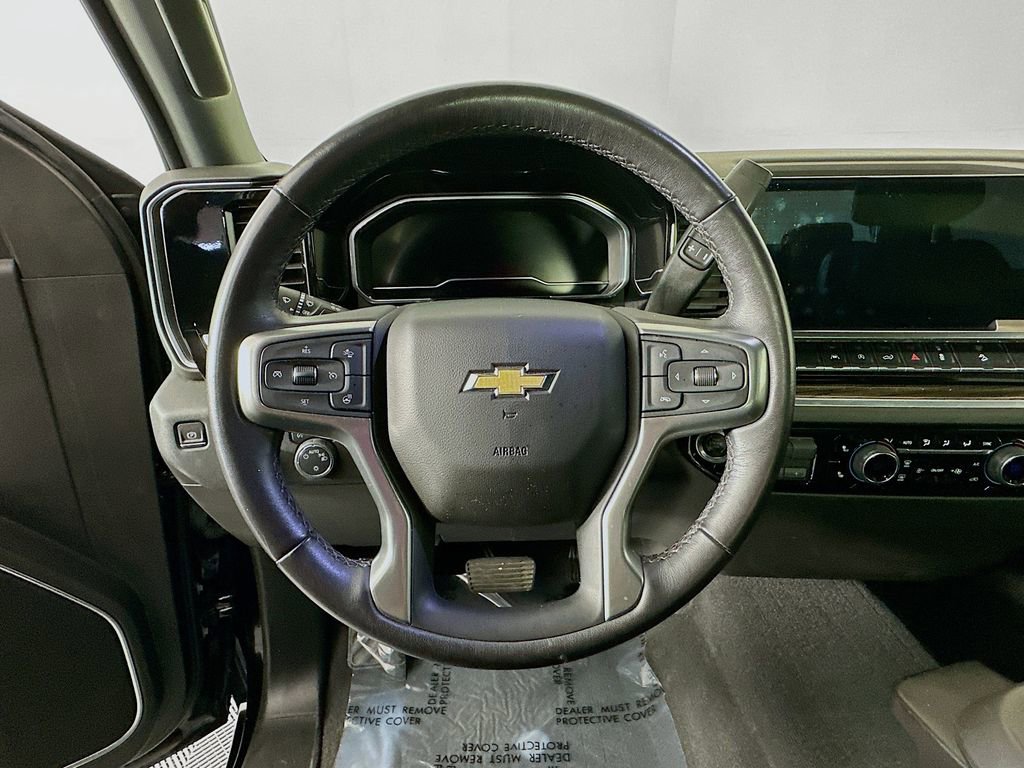 Used 2022 Chevrolet Silverado 1500 LT AWD/4WD image 16