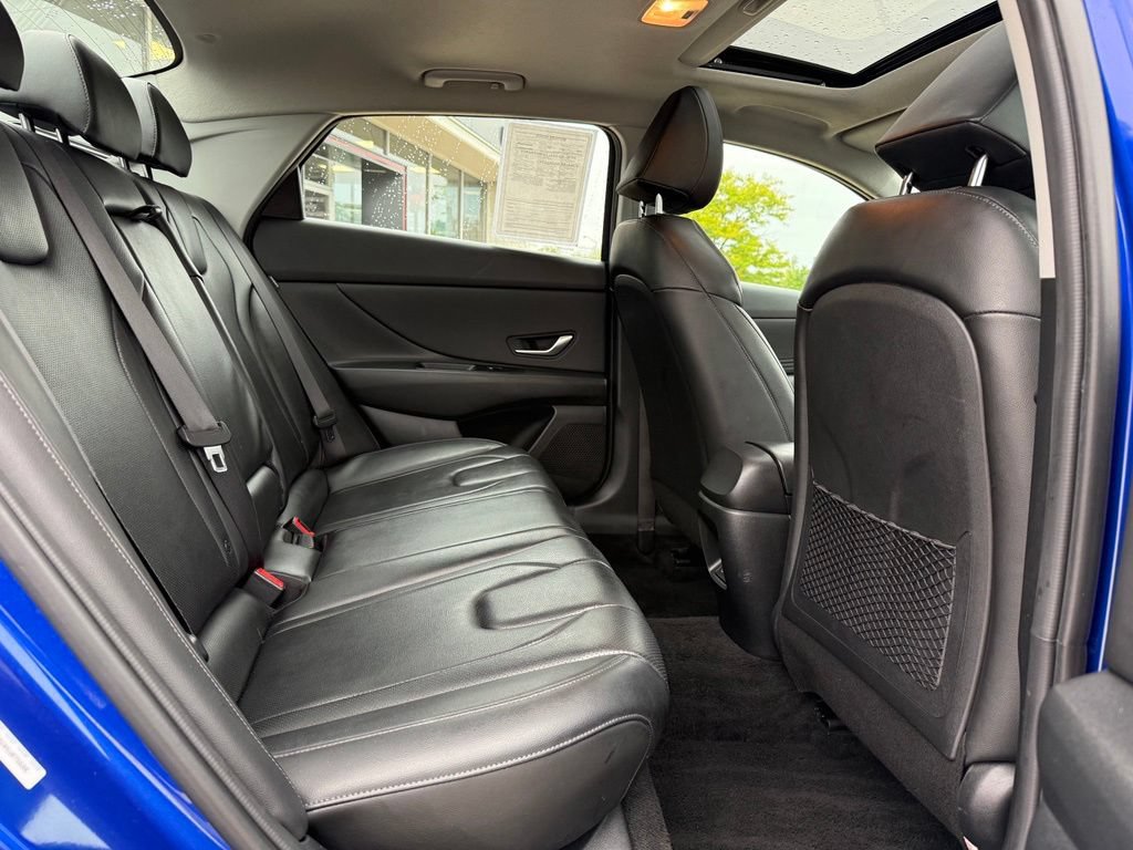 Used 2025 Hyundai Elantra Limited FWD image 12