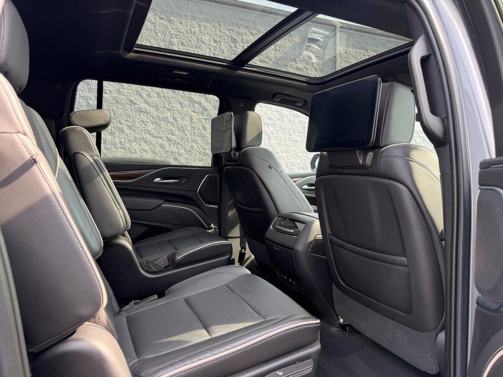 Used 2021 Cadillac Escalade ESV Premium Luxury AWD/4WD image 10