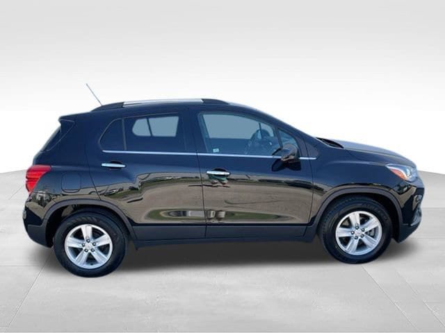 Used 2019 Chevrolet Trax LT w/ LT Convenience Package FWD image 4