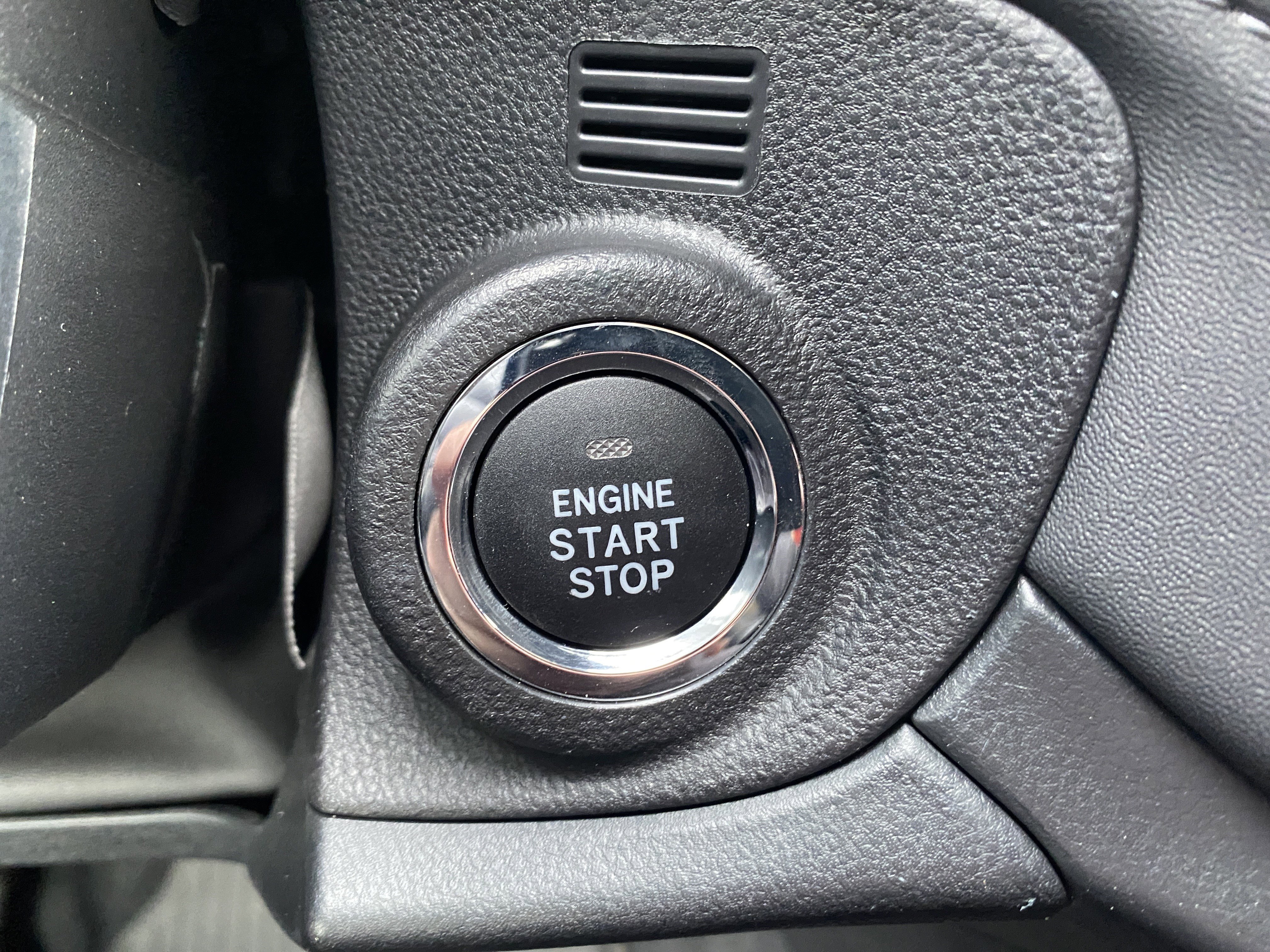 Used 2025 Subaru Outback Limited image 32