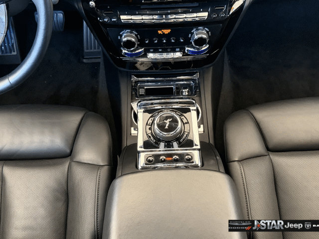 Used 2022 Rolls-Royce Phantom Sedan RWD image 16