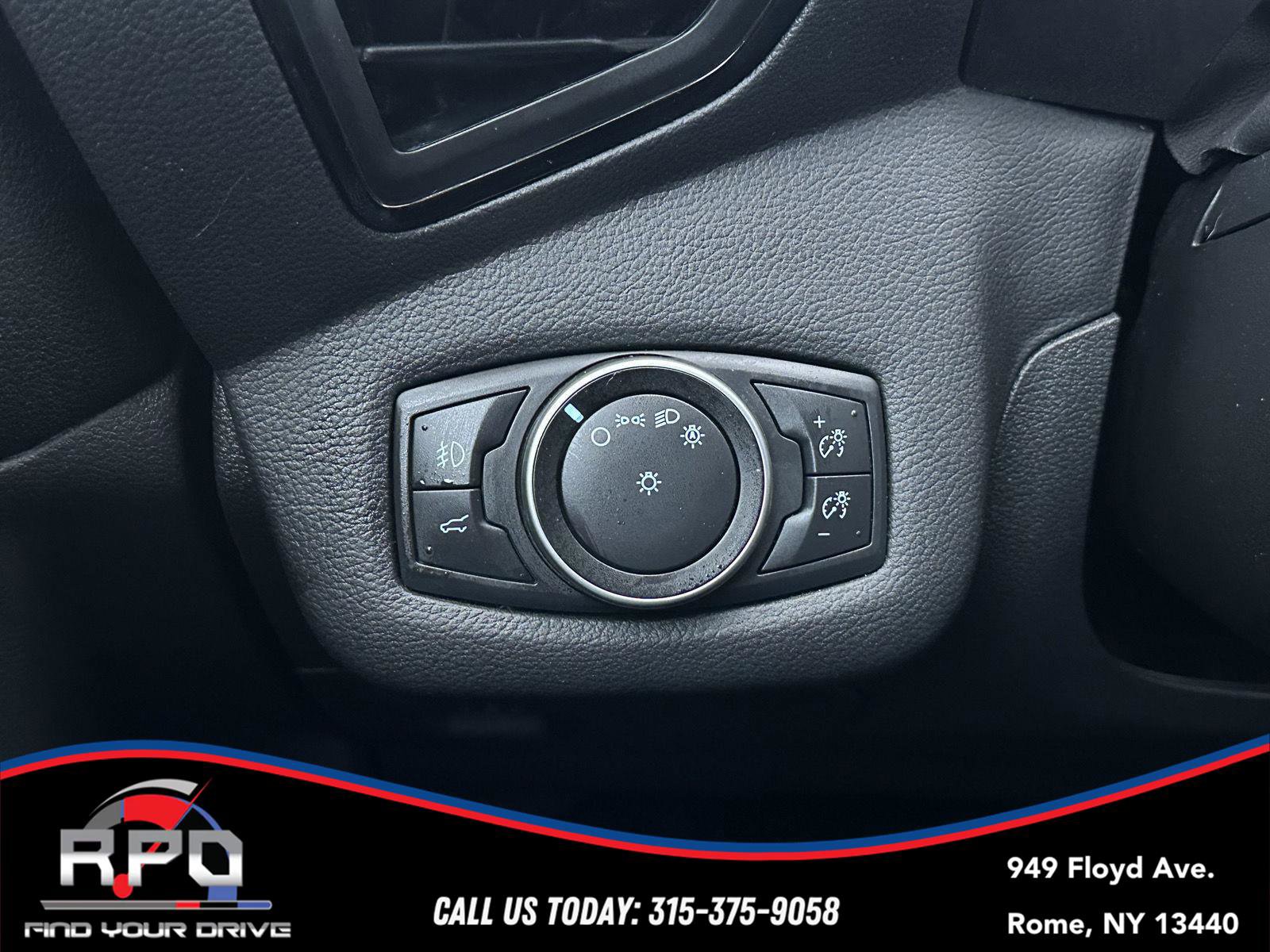 Used 2018 Ford Escape Titanium image 27