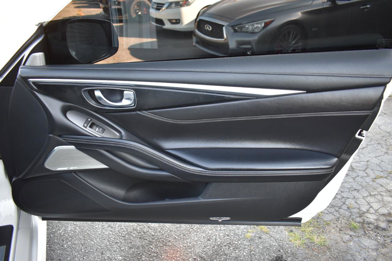 Used 2018 INFINITI Q60 3.0t Luxe w/ Cargo Package RWD image 36