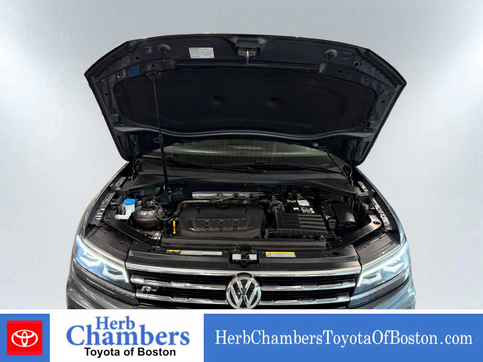 Used 2021 Volkswagen Tiguan SEL Premium R-Line AWD/4WD image 7