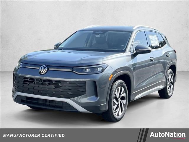 Certified 2025 Volkswagen Tiguan S image 1
