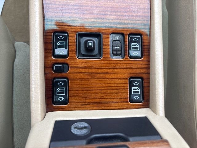 Used 1989 Mercedes-Benz 300 CE Coupe image 50