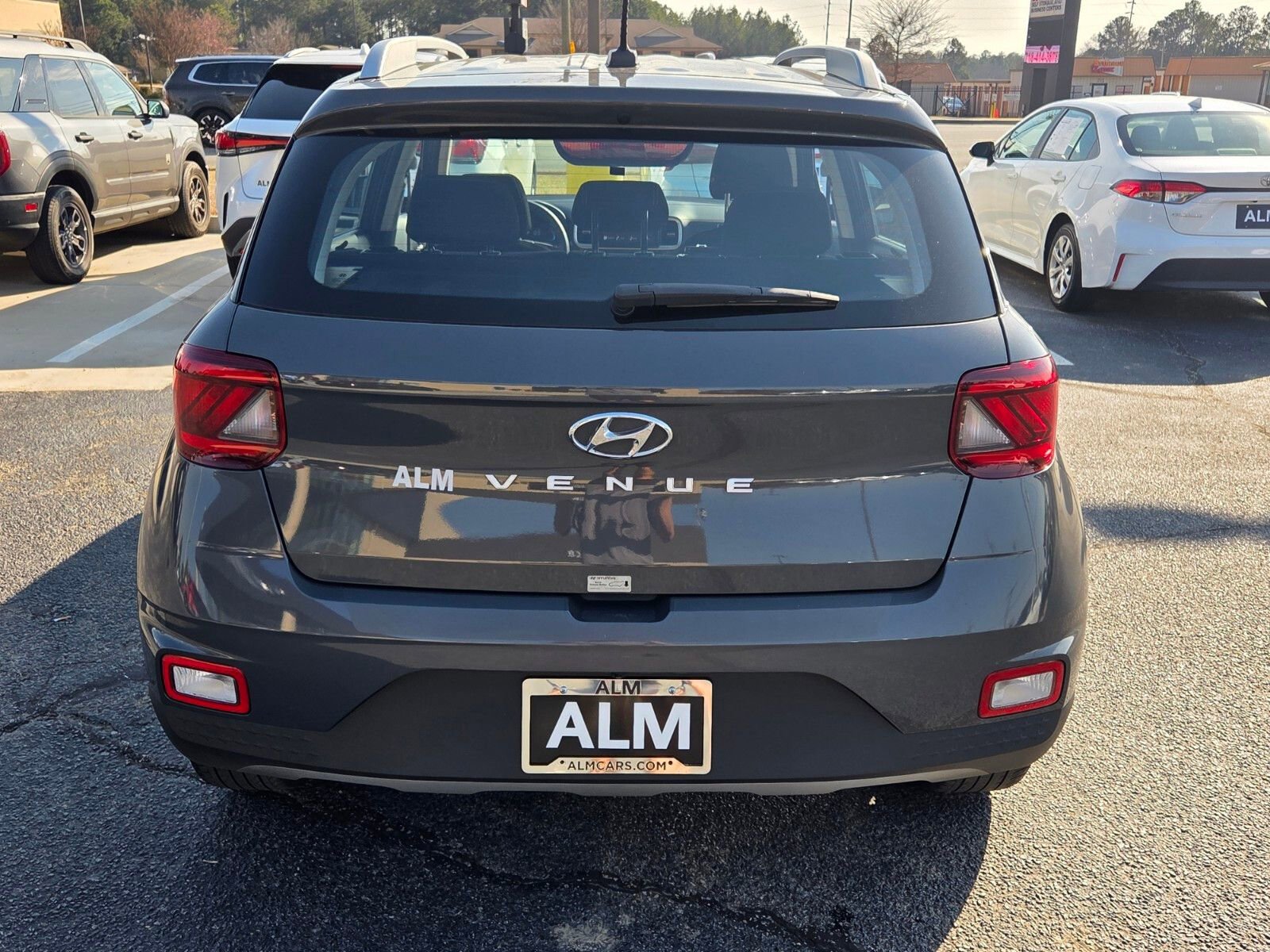 Used 2025 Hyundai Venue SEL image 10