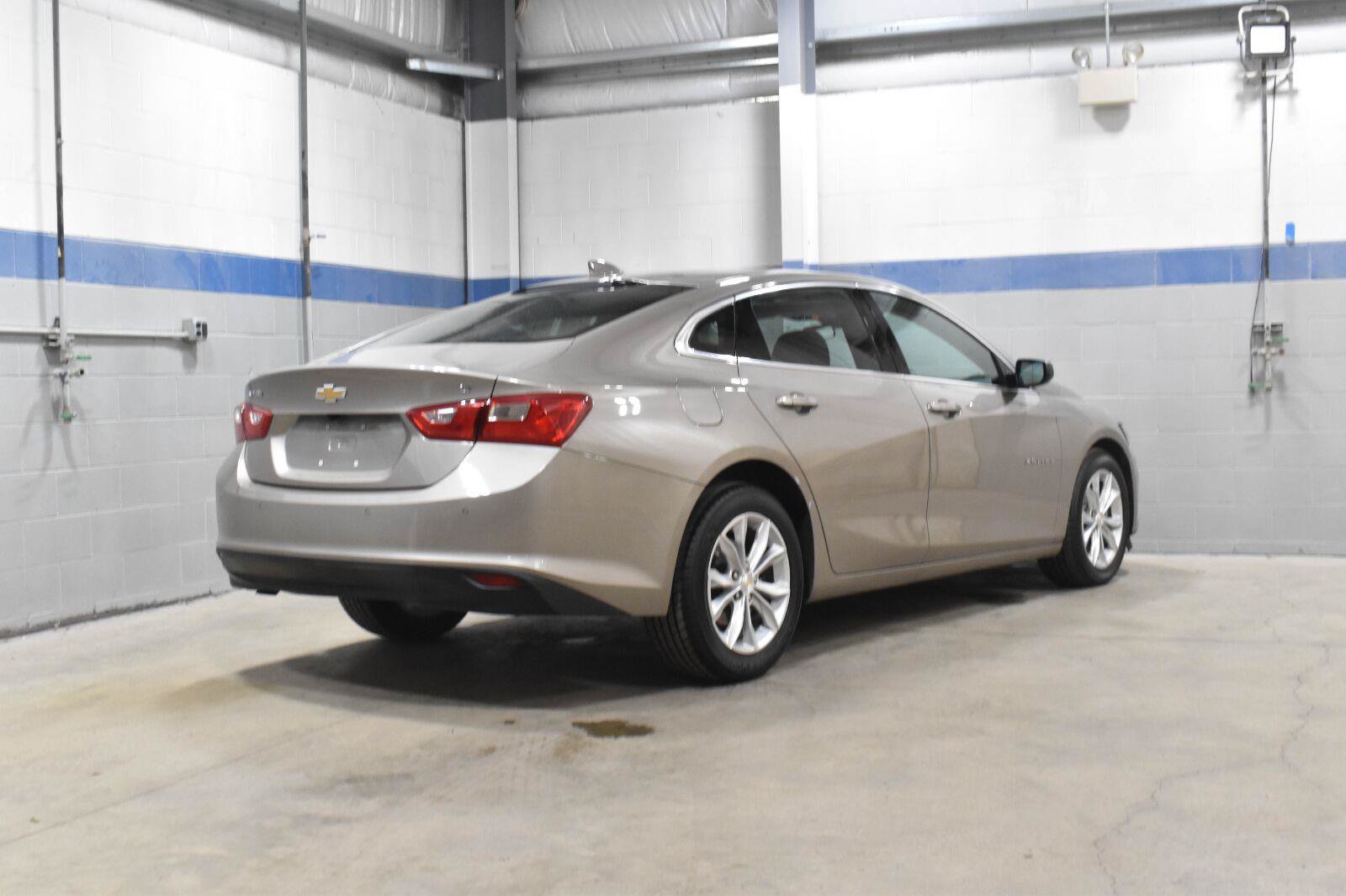 Used 2025 Chevrolet Malibu LT FWD image 26