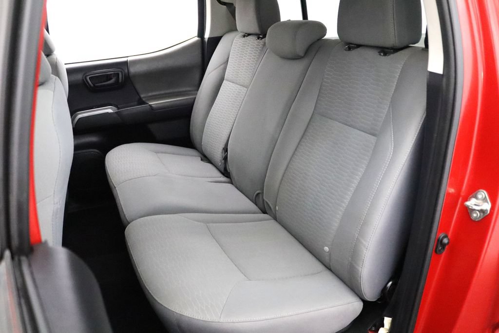 Used 2019 Toyota Tacoma SR5 AWD/4WD image 12
