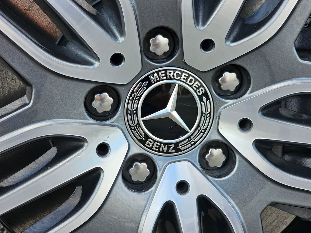 Used 2026 Mercedes-Benz GLS 450 4MATIC image 11