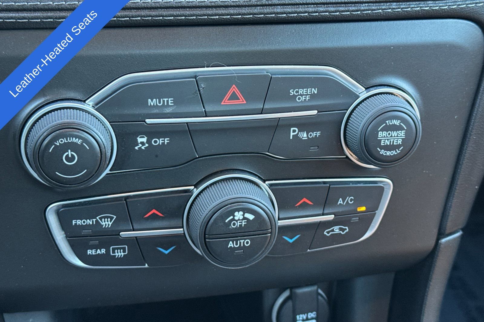 Used 2022 Dodge Charger SXT w/ Plus Group image 19