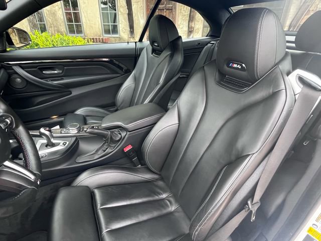 Used 2018 BMW M4 Convertible image 36