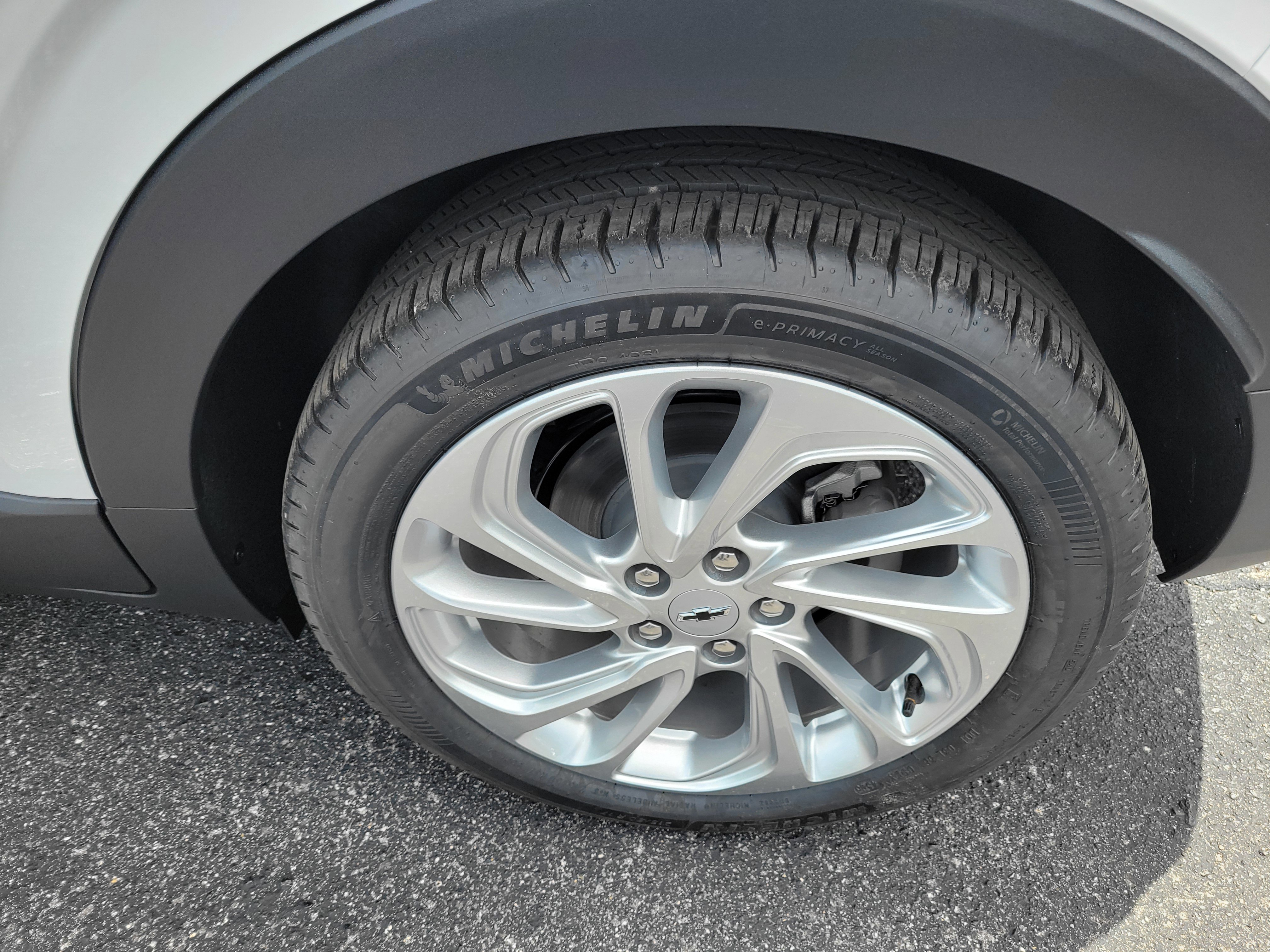 New 2027 Chevrolet Bolt LT FWD image 32