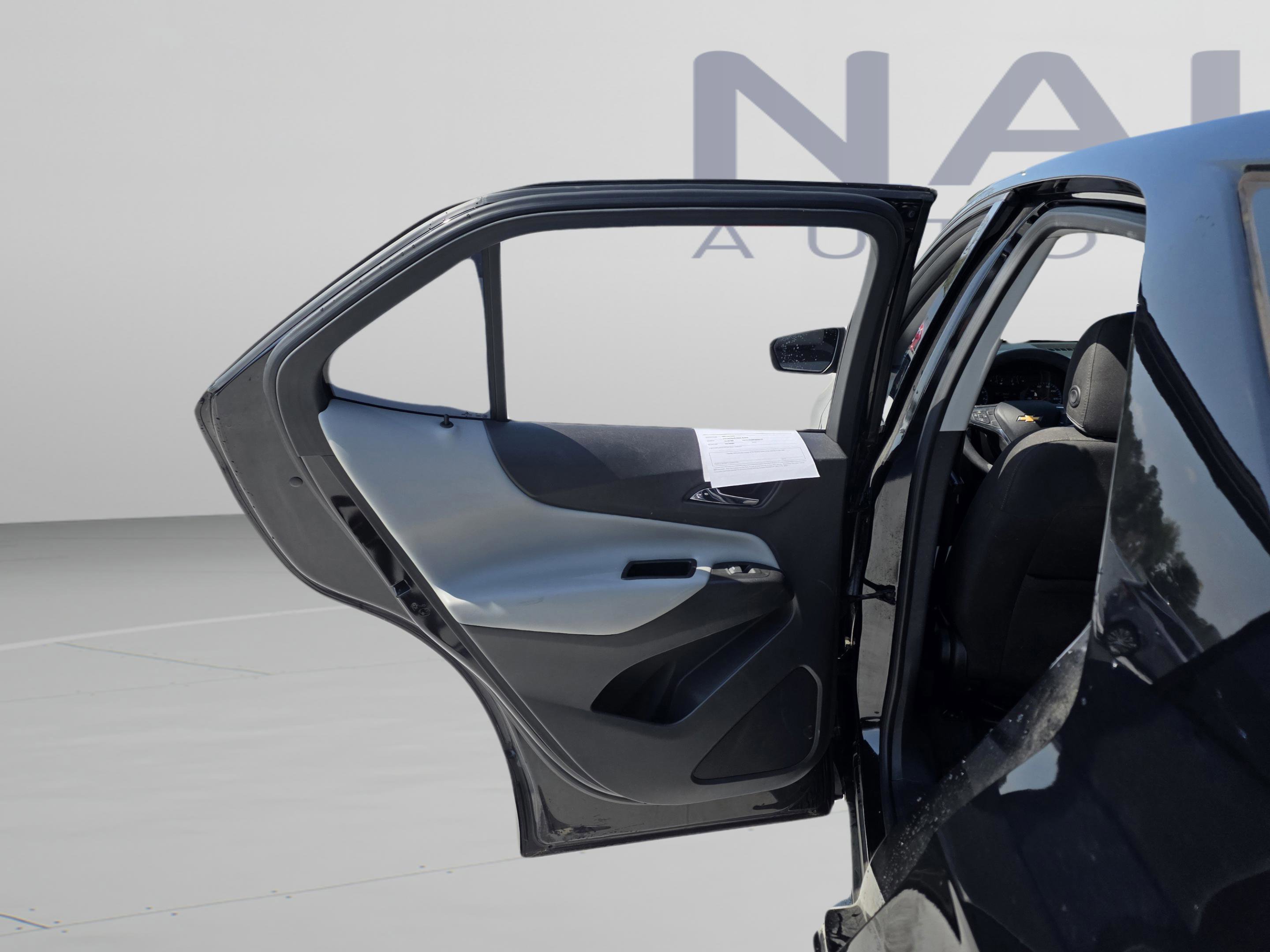 Used 2018 Chevrolet Equinox LS FWD image 17