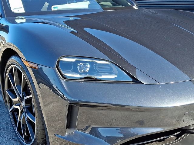 New 2025 Porsche Taycan image 10